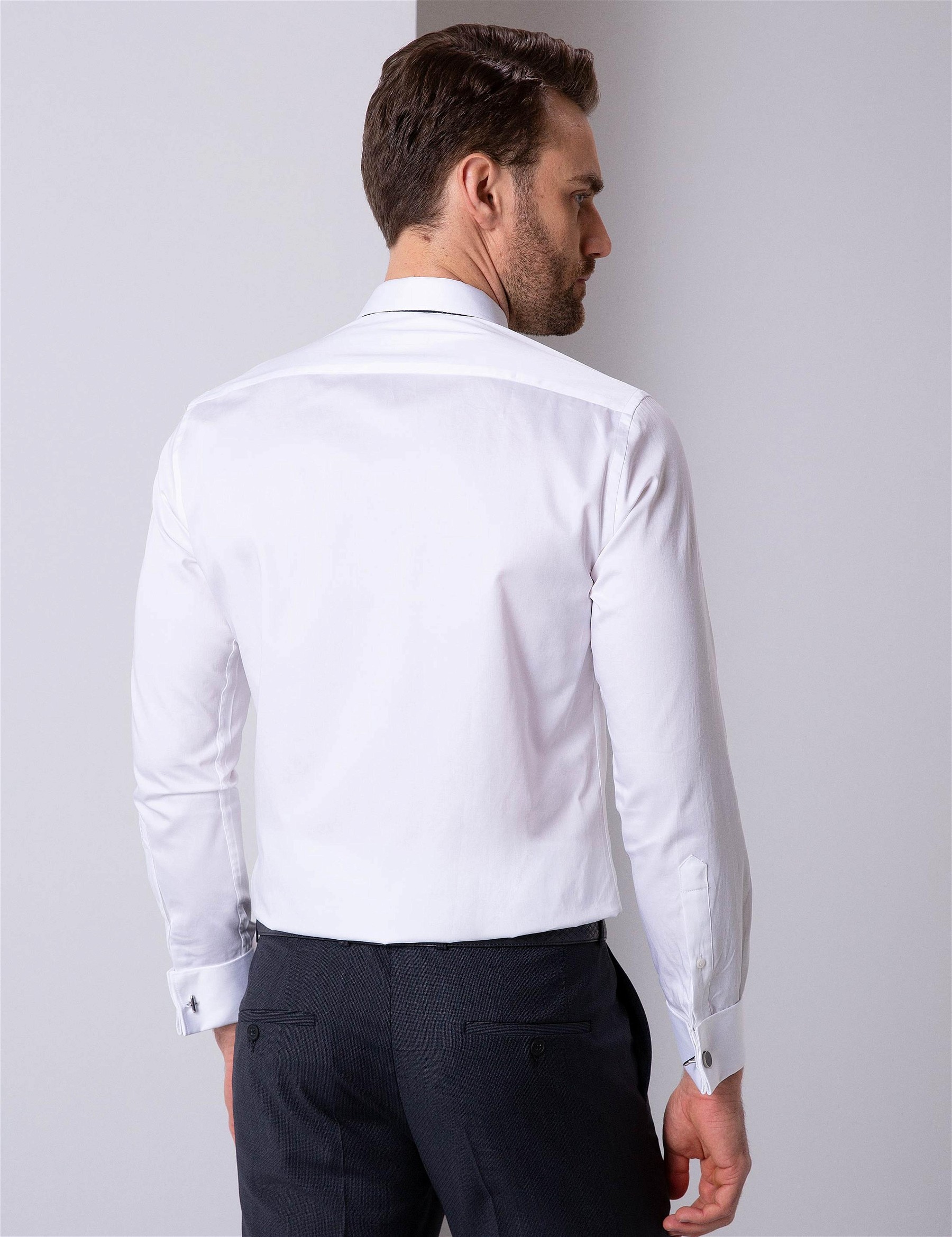 Beyaz Slim Fit Uzun Kollu Klasik Gömlek