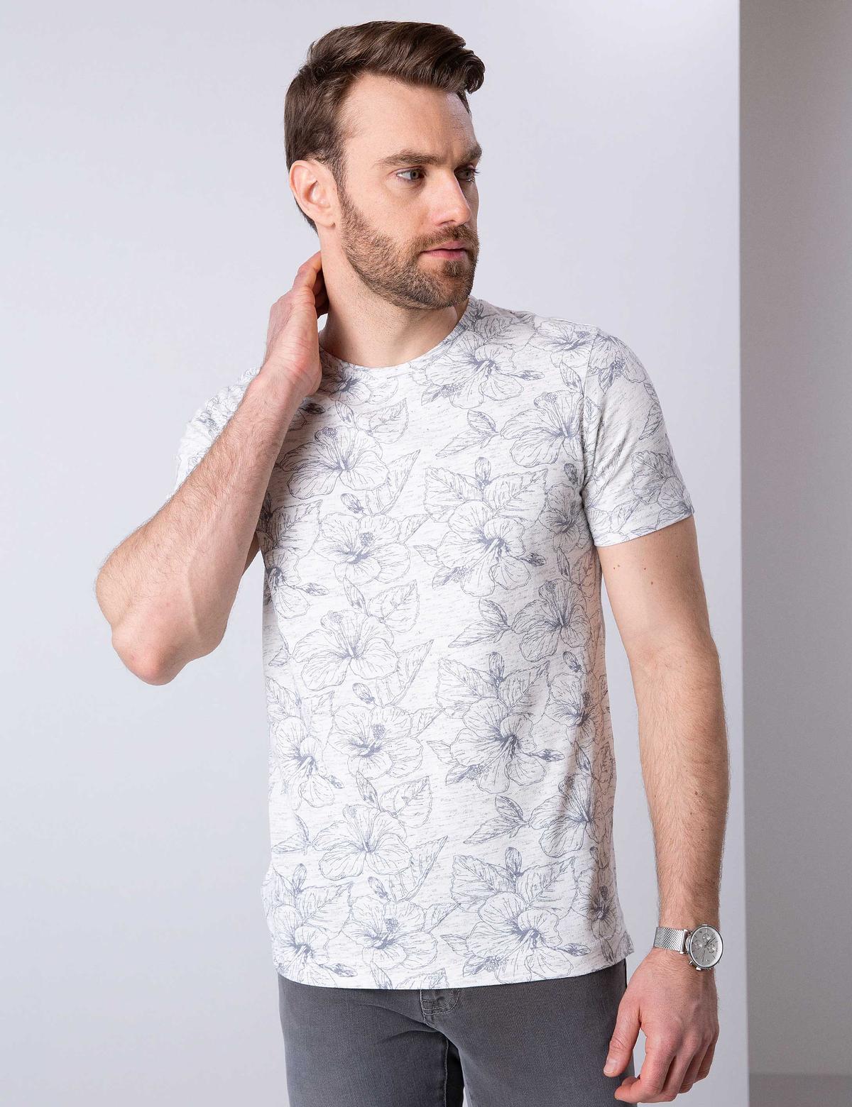 Beyaz Slim Fit Bisiklet Yaka Tişört