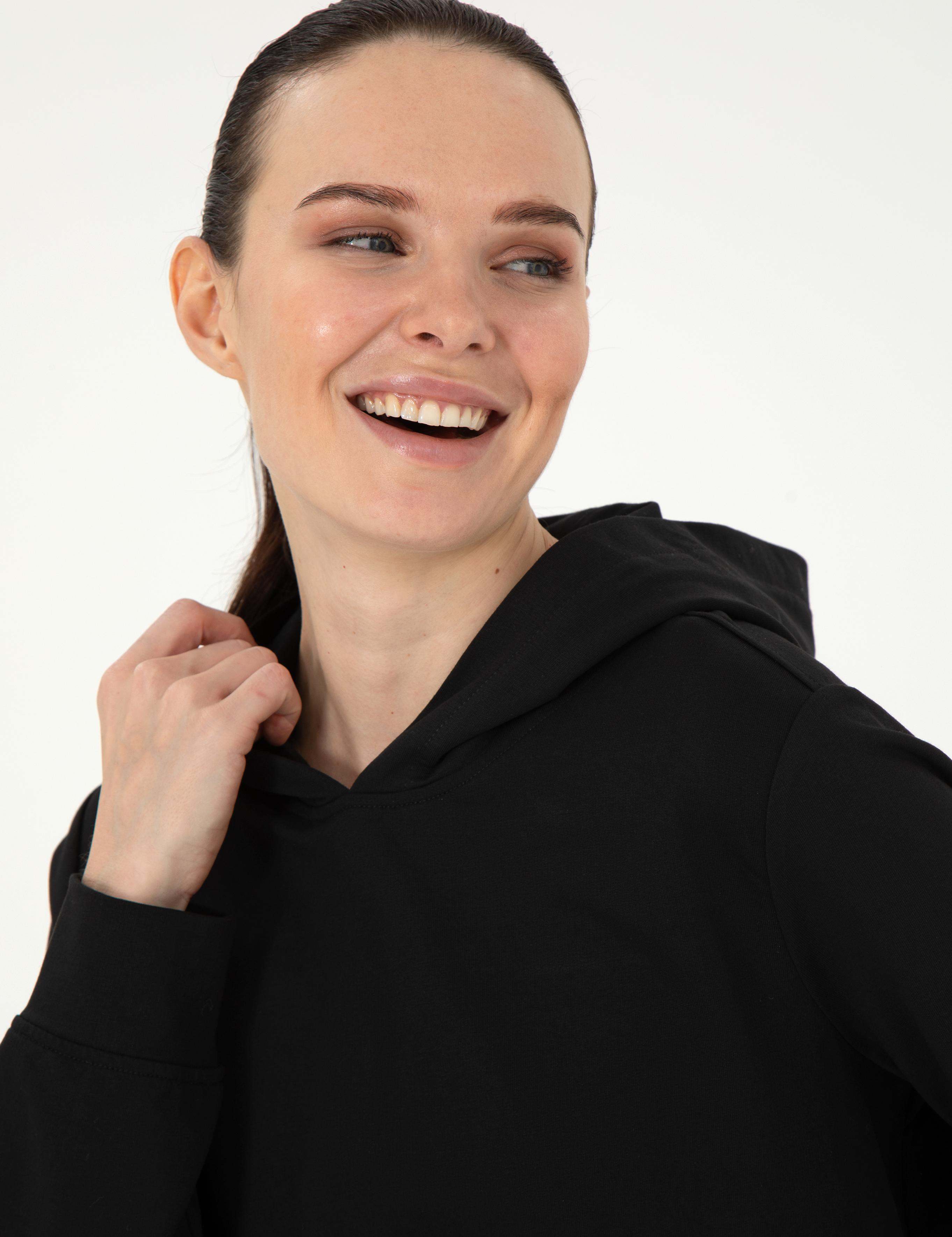 Siyah Oversize Kapüşonlu Sweatshirt