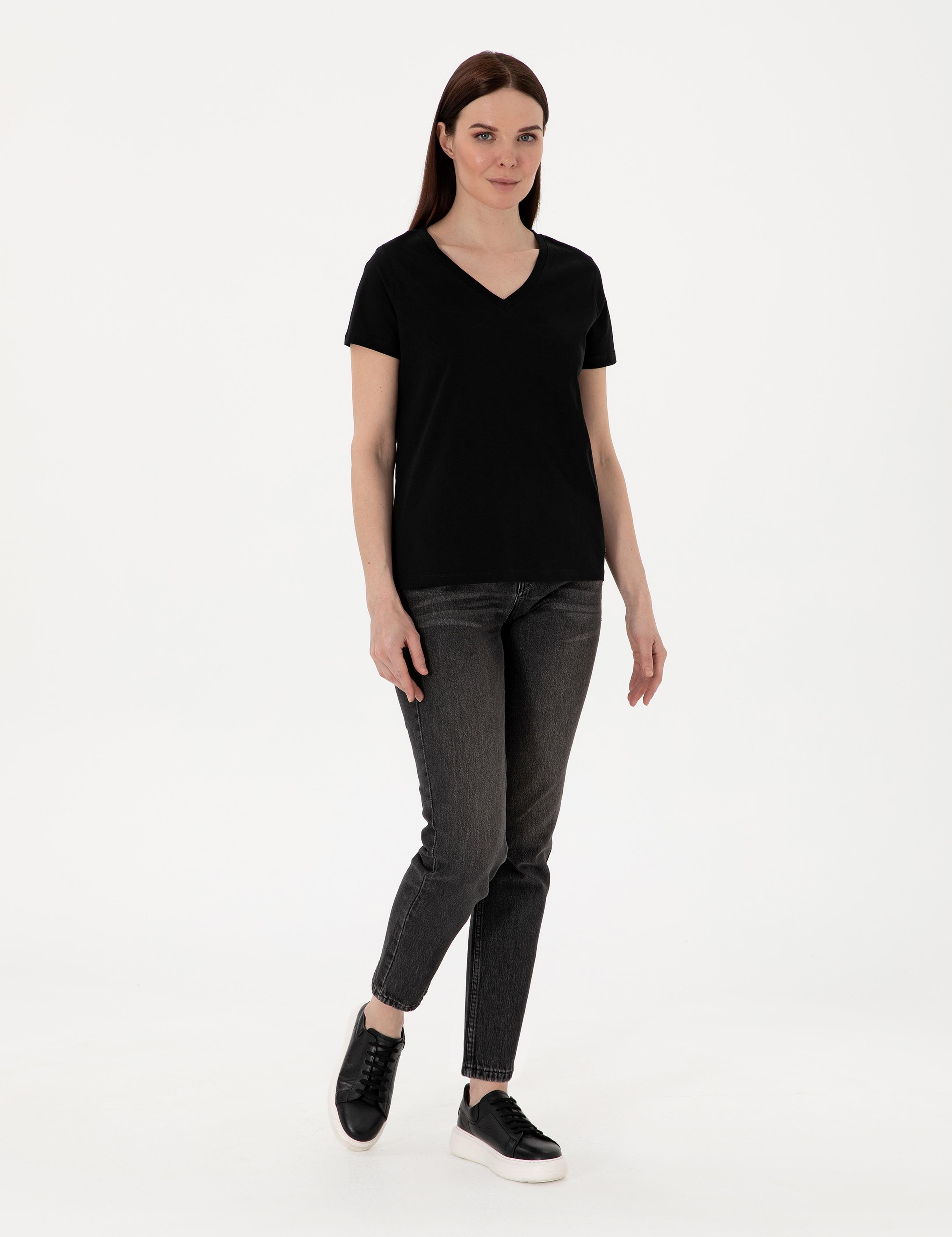 Siyah Regular Fit V Yaka Basic Tişört