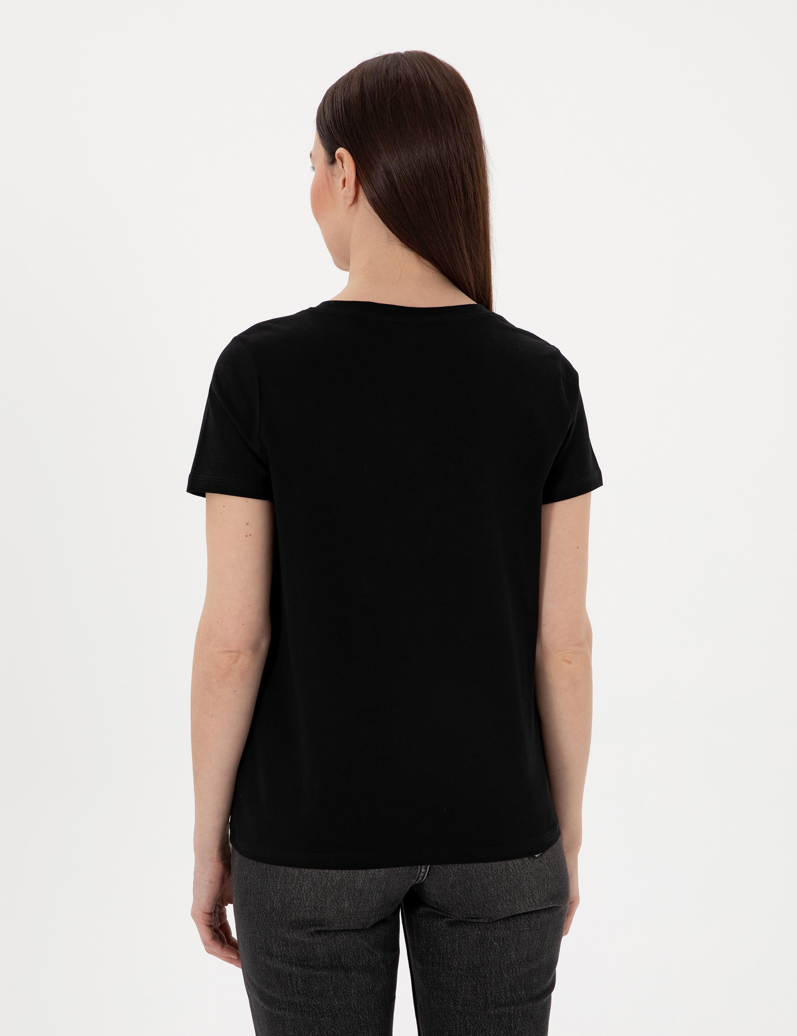 Siyah Regular Fit V Yaka Basic Tişört